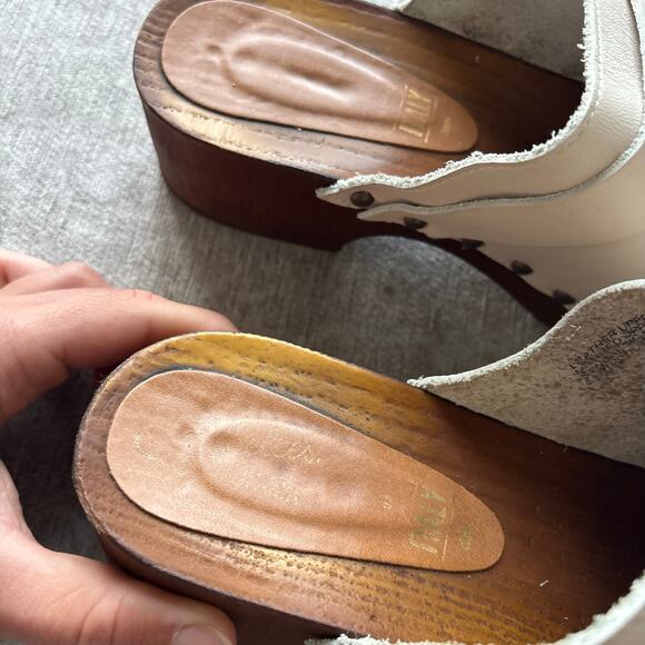 Seychelles Leather Platform Clogs - Picture 4 of 6